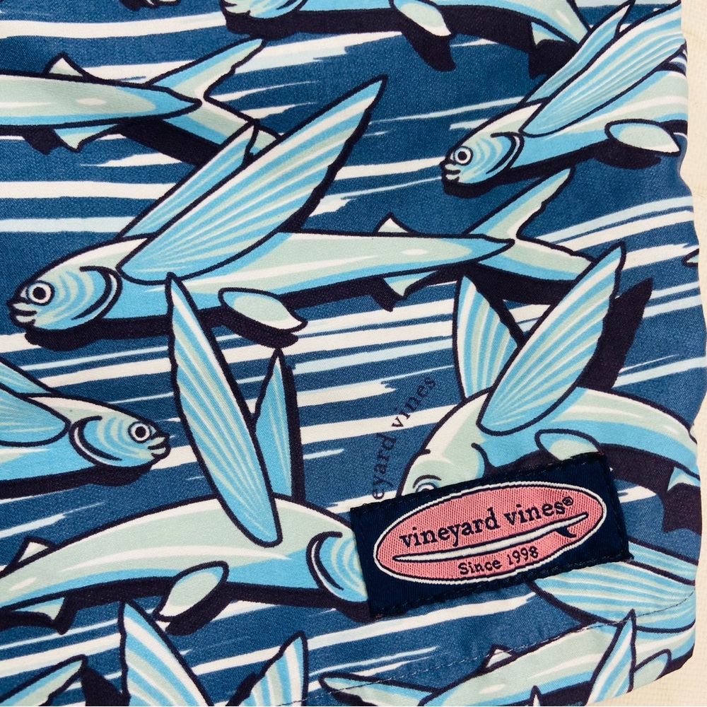 Vineyard Vines flying fish swim trunks. Size Large - Picture 3 of 8